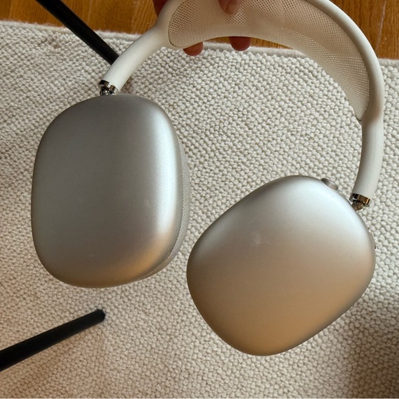 AirPod Max - Picture 1 of 3